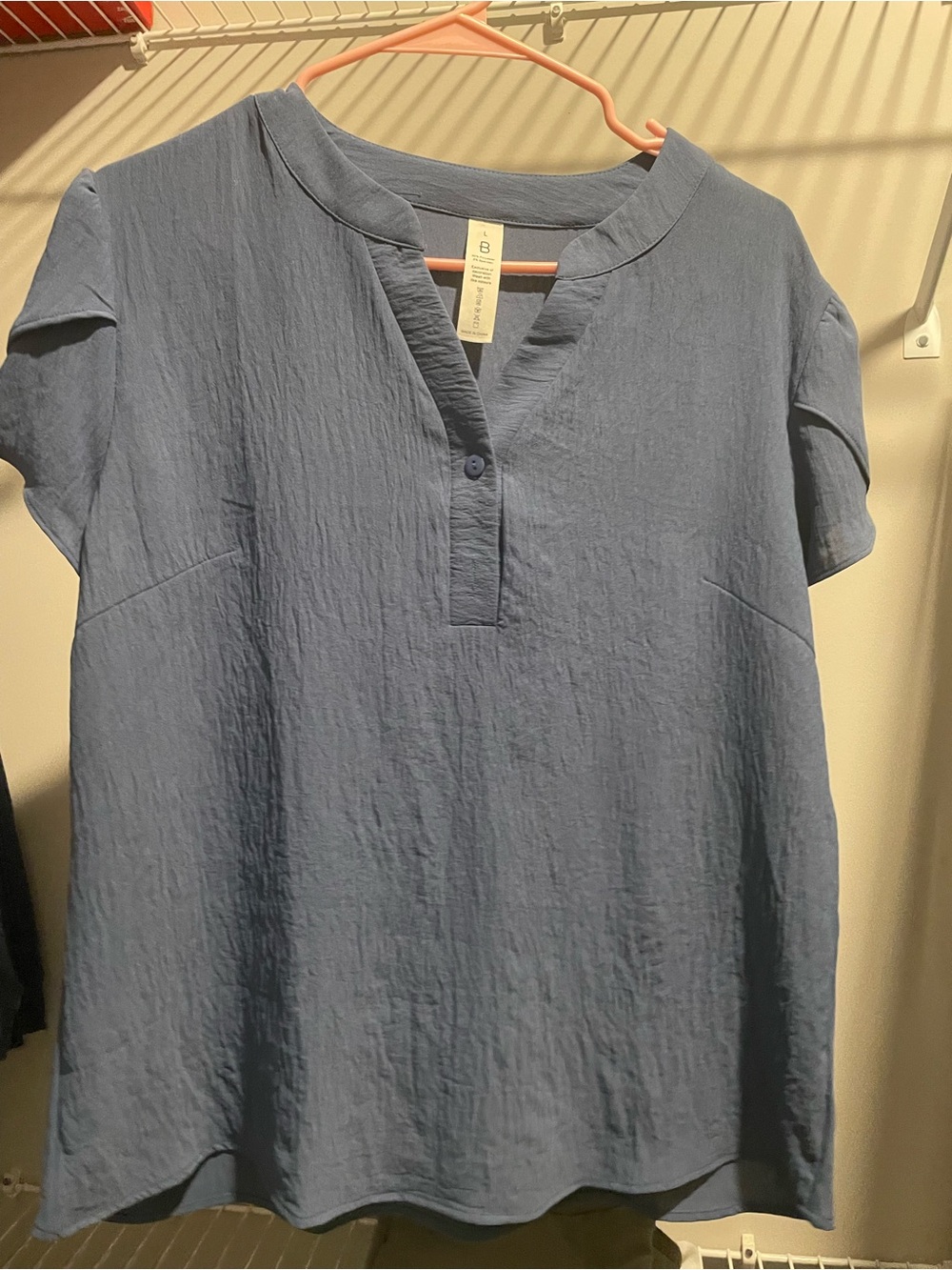 Women’s Blue Short-Sleeve Split-Neck Top